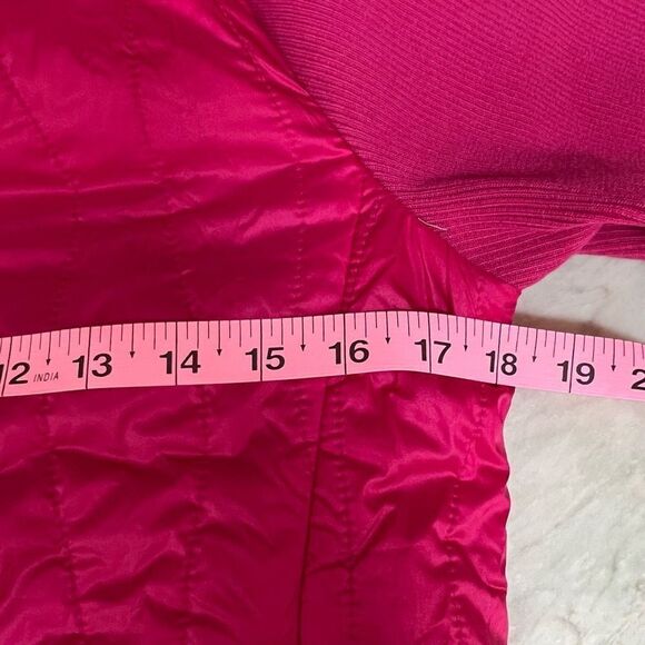 Bernardo Wave Quilted Jacket with Knit Combo on fuchsia orchid flower size S - Picture 10 of 11